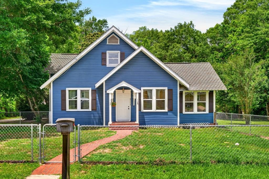 Single Family 4BR 4BA - 611 Glenwood, Picayune, MS