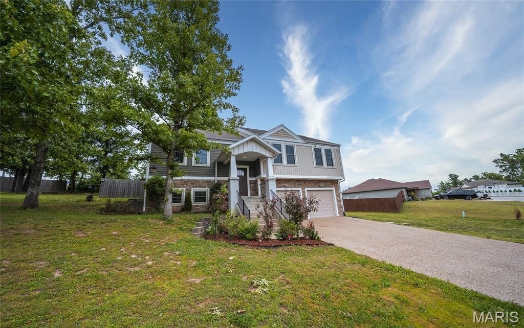 Single Family 4BR 3BA - 16714 Hosanna Drive, St Robert, MO