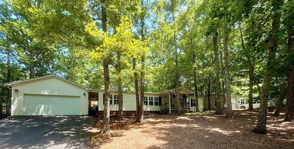 Single Family 3BR 2BA - 622 Lakeside Drive, Blairsville, GA