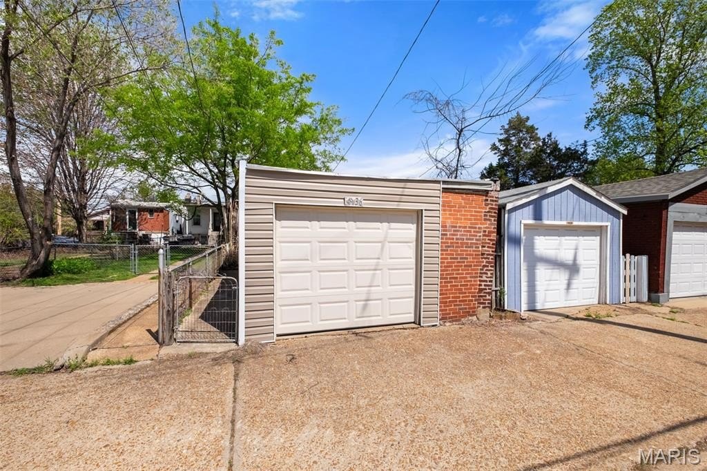 Single Family 2BR 2BA - 4936 Shaw Avenue, St Louis, MO
