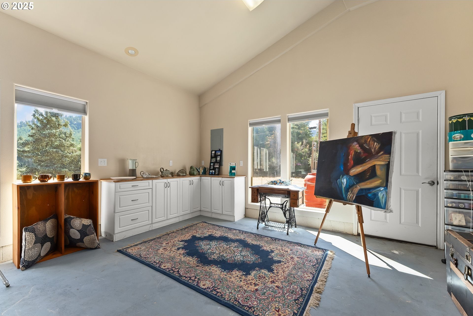 Single Family 3BR 2BA - 325 BEALS CREEK Rd, Canyonville, OR