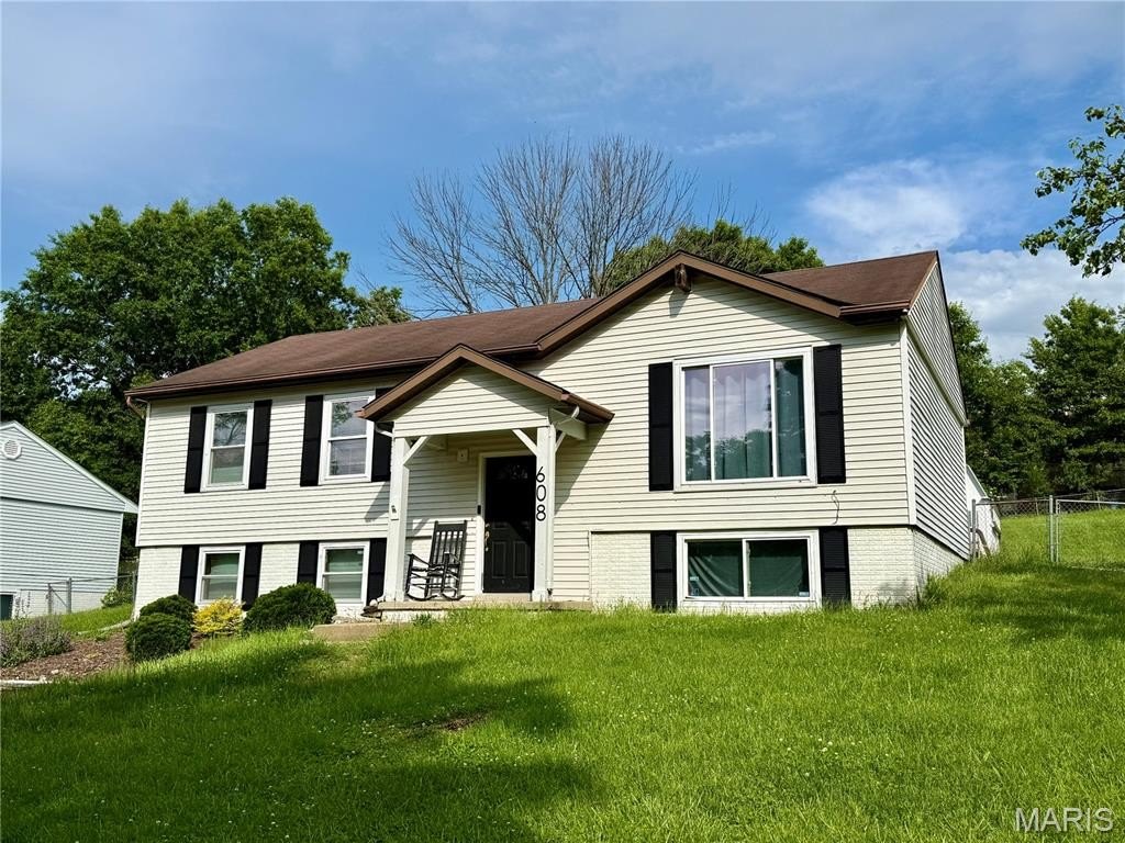 Single Family 3BR 1BA - 608 Williams Drive, Eureka, MO