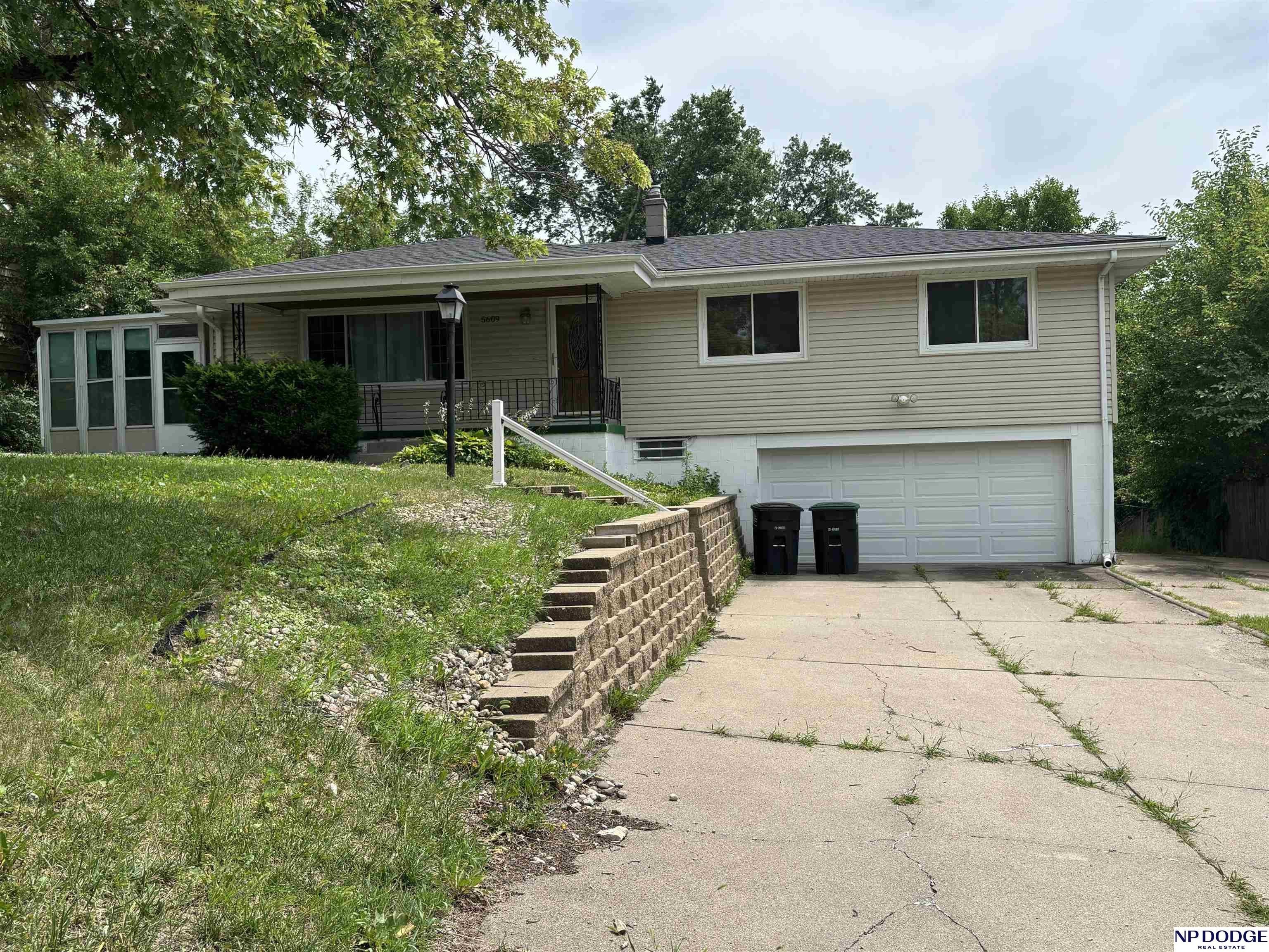 Single Family 4BR 2BA - 5609 Camden Avenue, Omaha, NE