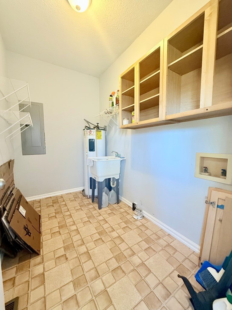 Single Family 4BR 2BA - 2275 Old Coffee Road, Barney, GA