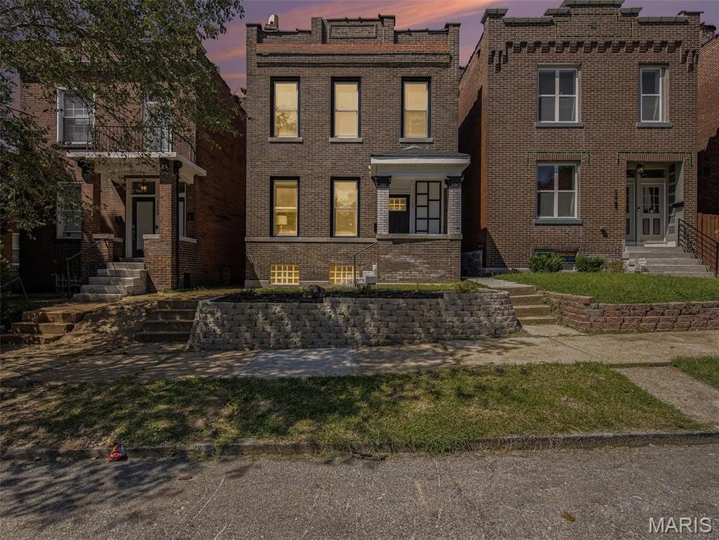 Single Family 4BR 3BA - 3467 Giles Avenue, St Louis, MO