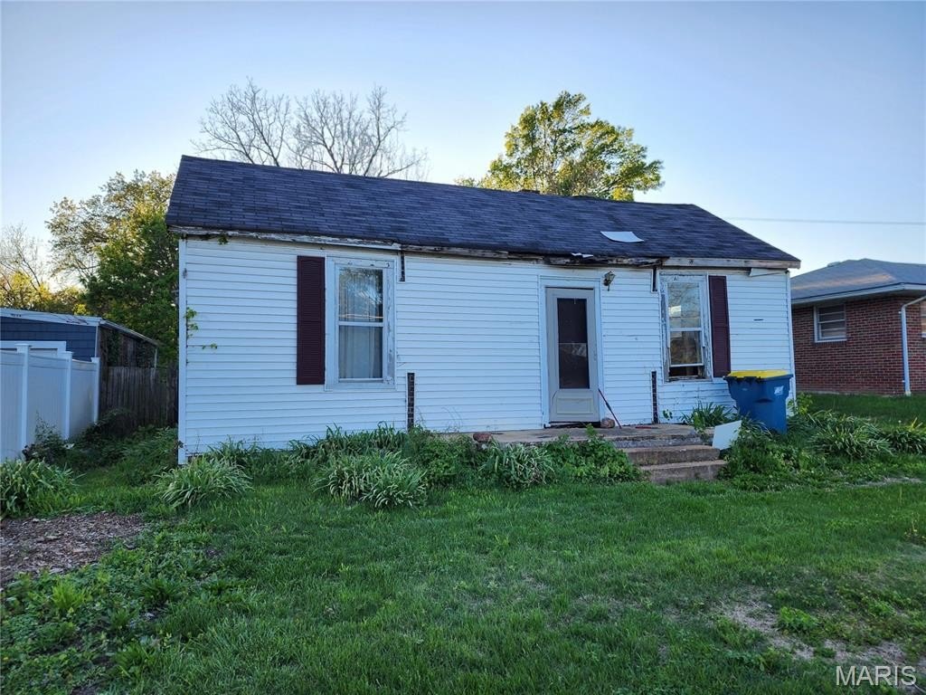 Single Family 2BR 1BA - 3212 Alby Street, Alton, IL