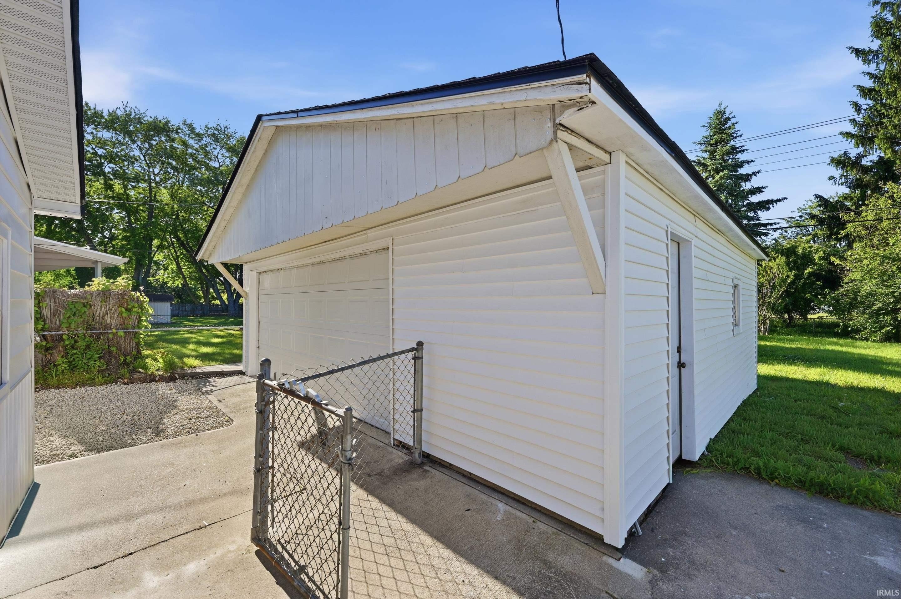Single Family 3BR 1BA - 1713 E 24th Street, Muncie, IN