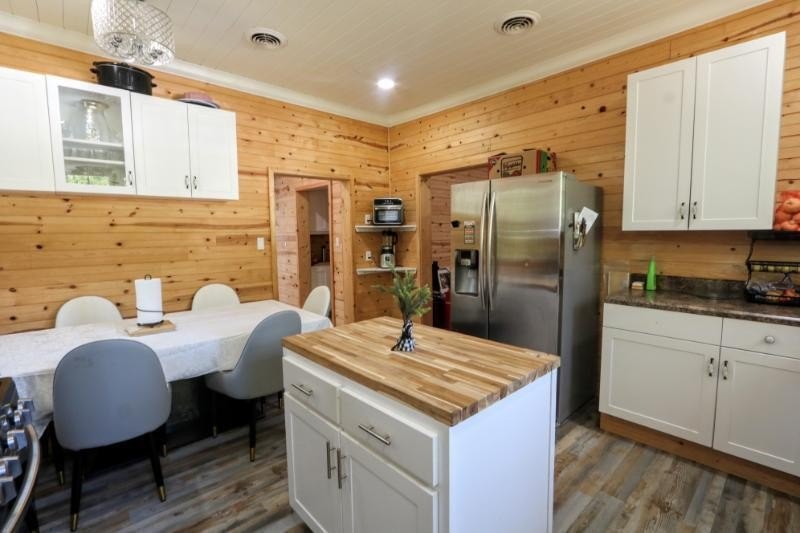 Single Family 5BR 4BA - 302 W 5th, Iuka, MS