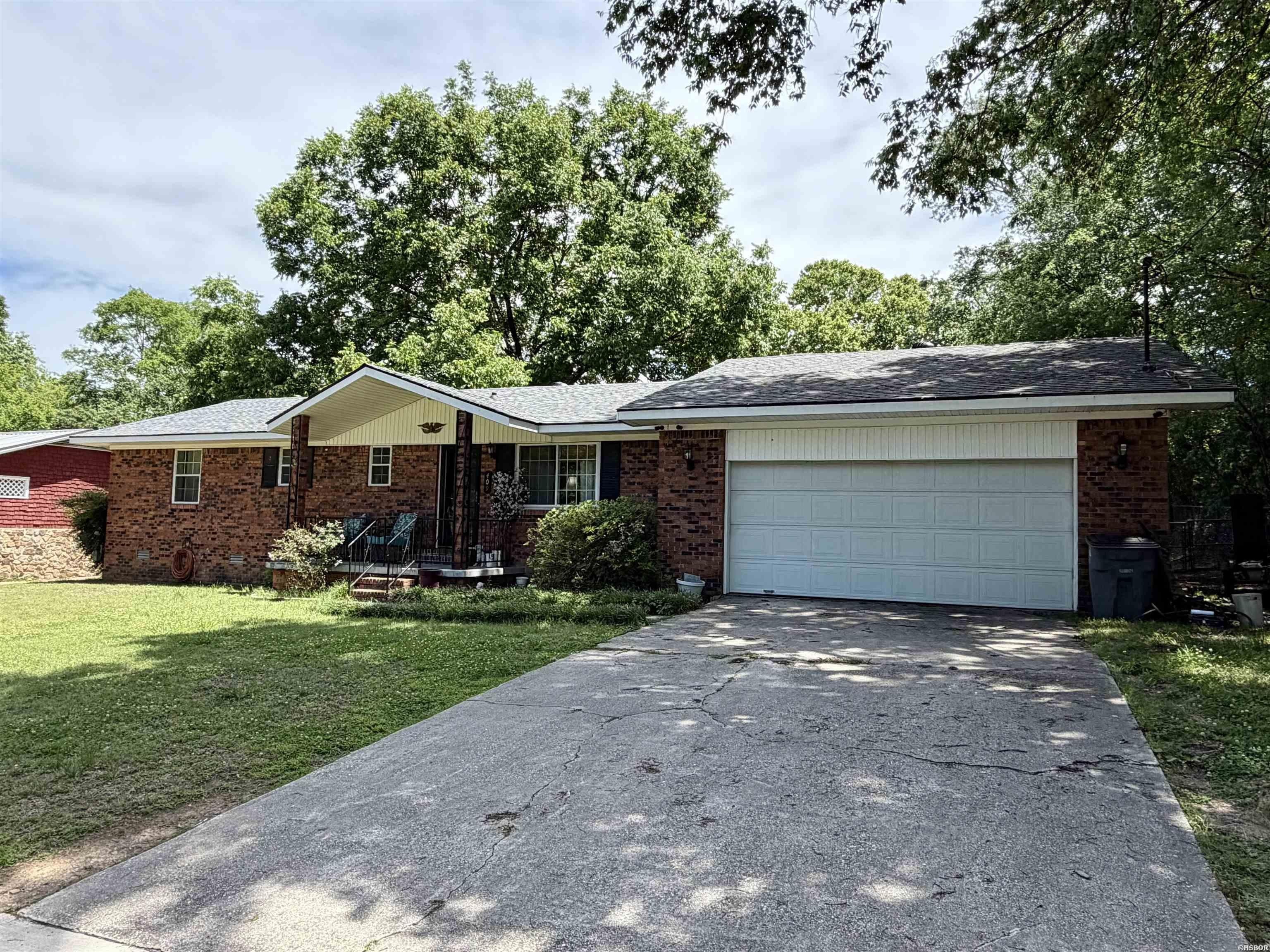 Single Family 4BR 3BA - 409 MCKAY Street, Hot Springs, AR
