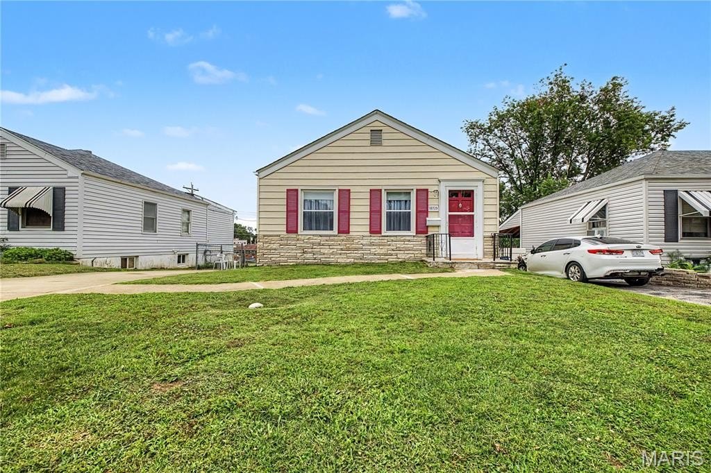 Single Family 2BR 1BA - 10725 Saint Lawrence Lane, St Ann, MO