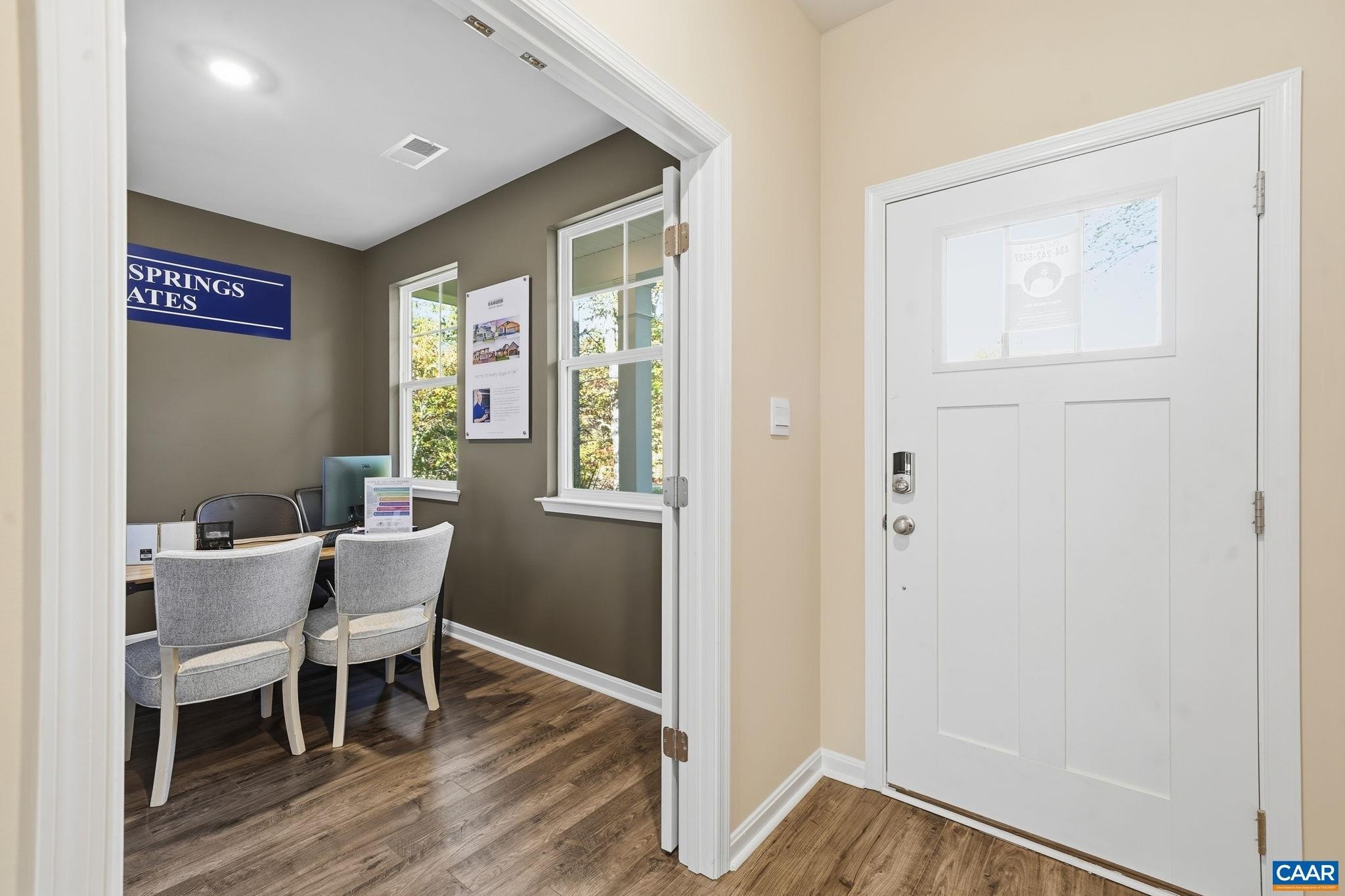 Single Family 4BR 3BA - 234 GLENMORE LN, KESWICK, VA