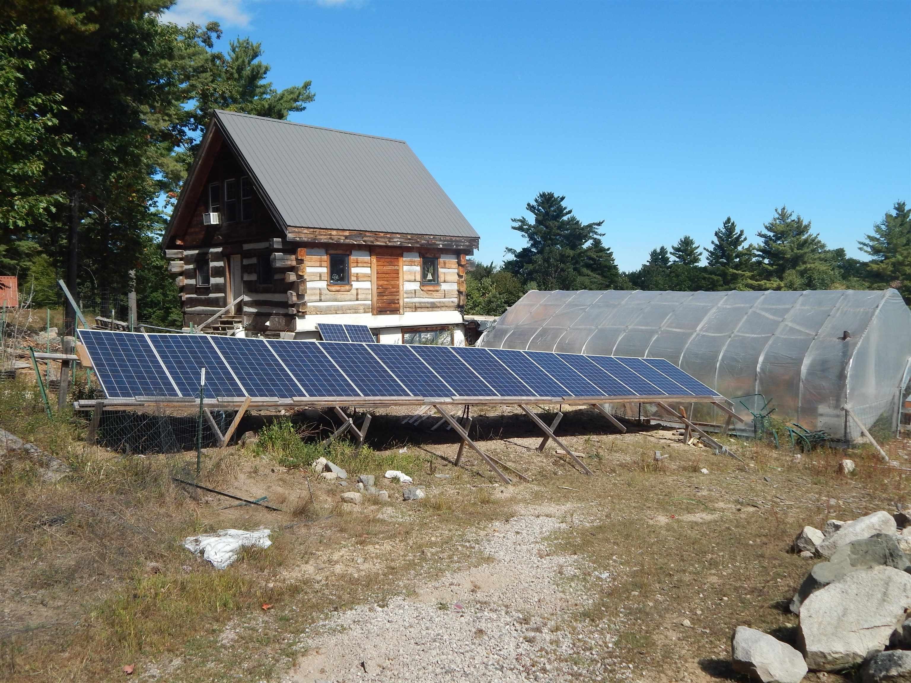 Single Family 3BR 1BA - 125 Corn Hill Road, Brownfield, ME
