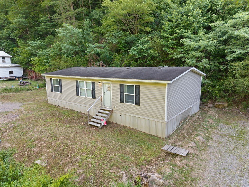 Single Family 3BR 2BA - 139 Honey Fork Road, Phyllis, KY