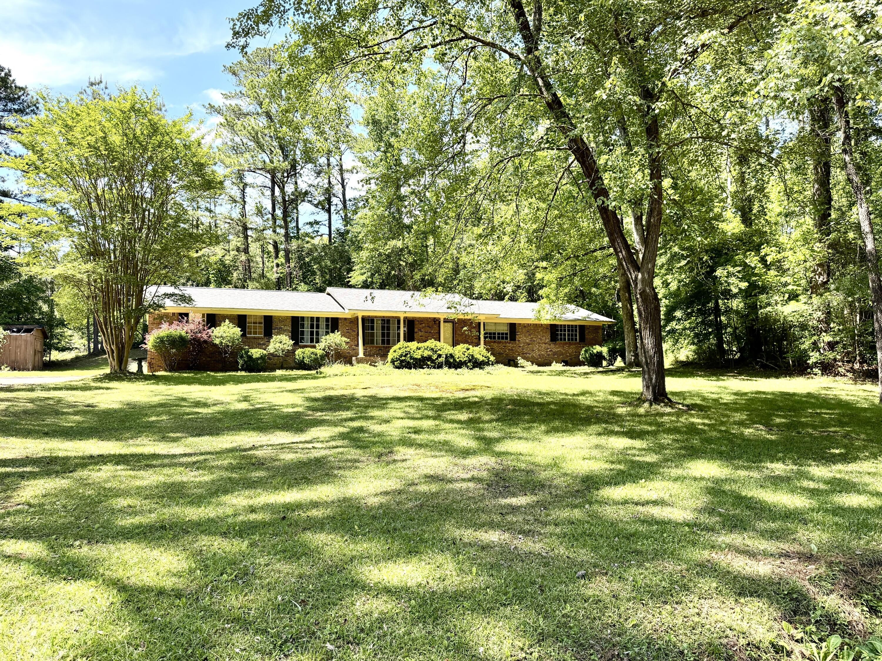 Single Family 4BR 2BA - 606 S Crestwood Dr., Fulton, MS