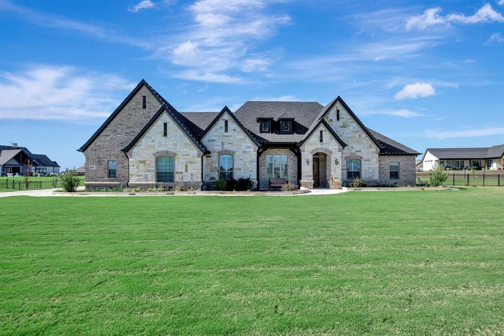 Single Family 4BR 3BA - 3800 Ridge Point Drive, Northlake, TX