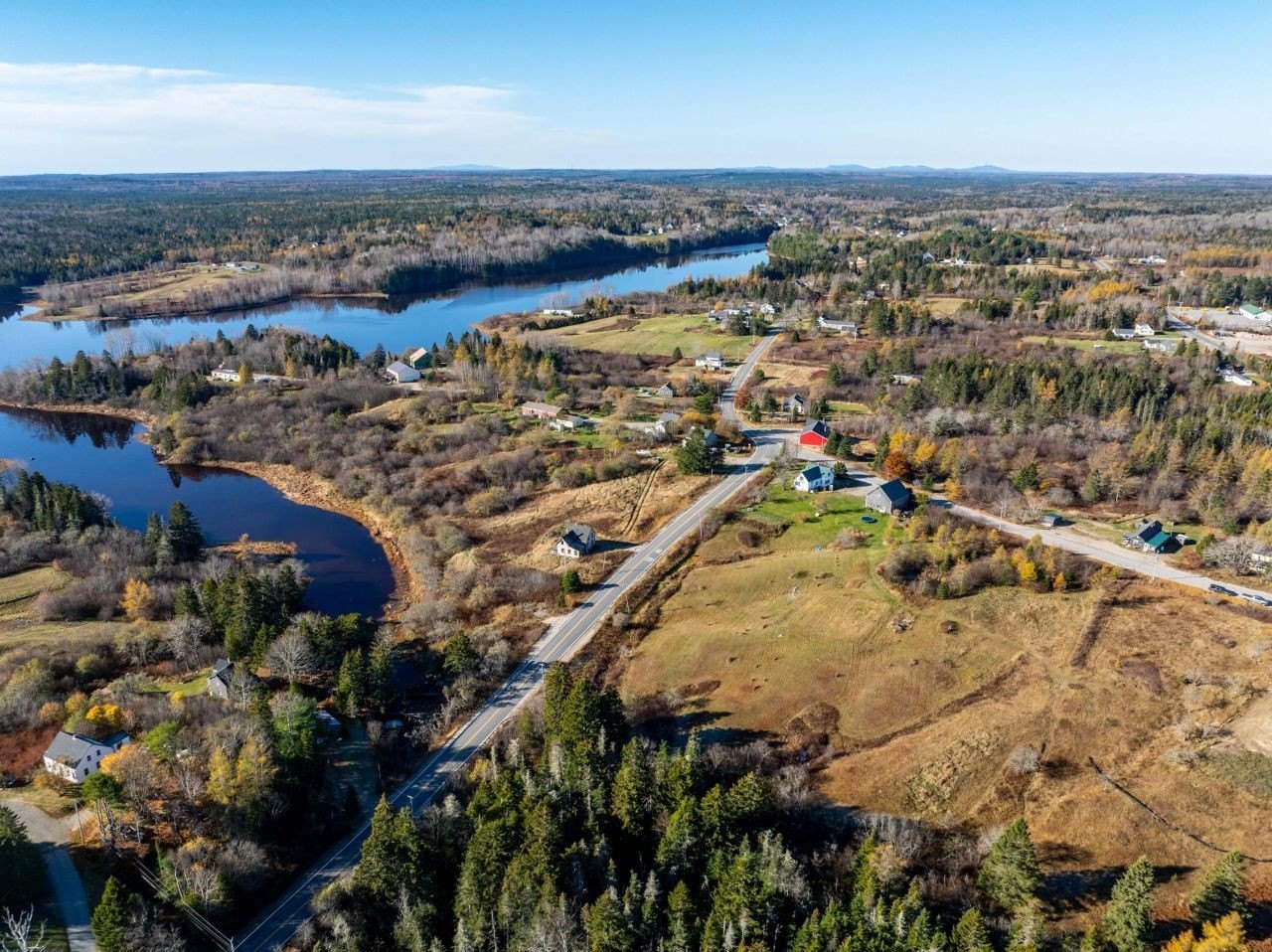 Single Family 4BR 1BA - 72 Old US Rte 1, Jonesboro, ME