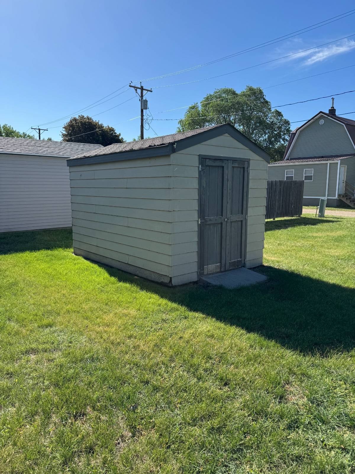 Single Family 3BR 2BA - 904 East 6th Avenue, Redfield, SD