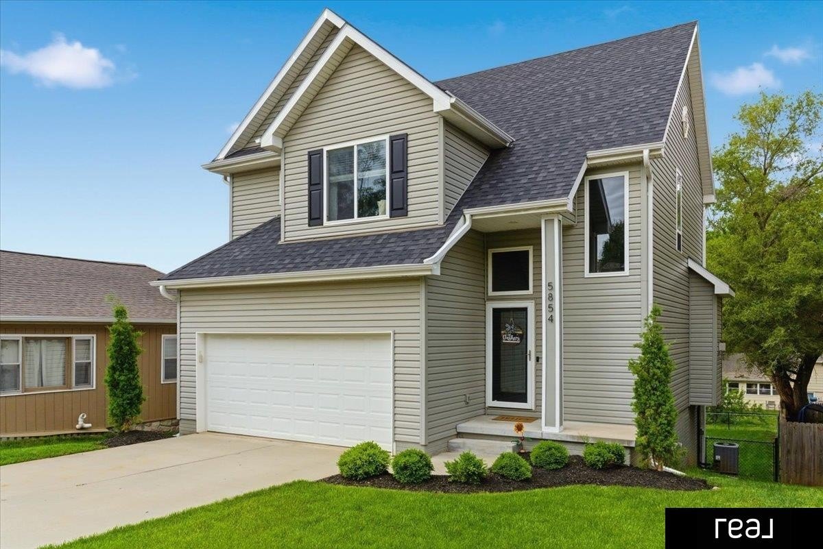 Single Family 3BR 4BA - 5854 S 50th Avenue, Omaha, NE