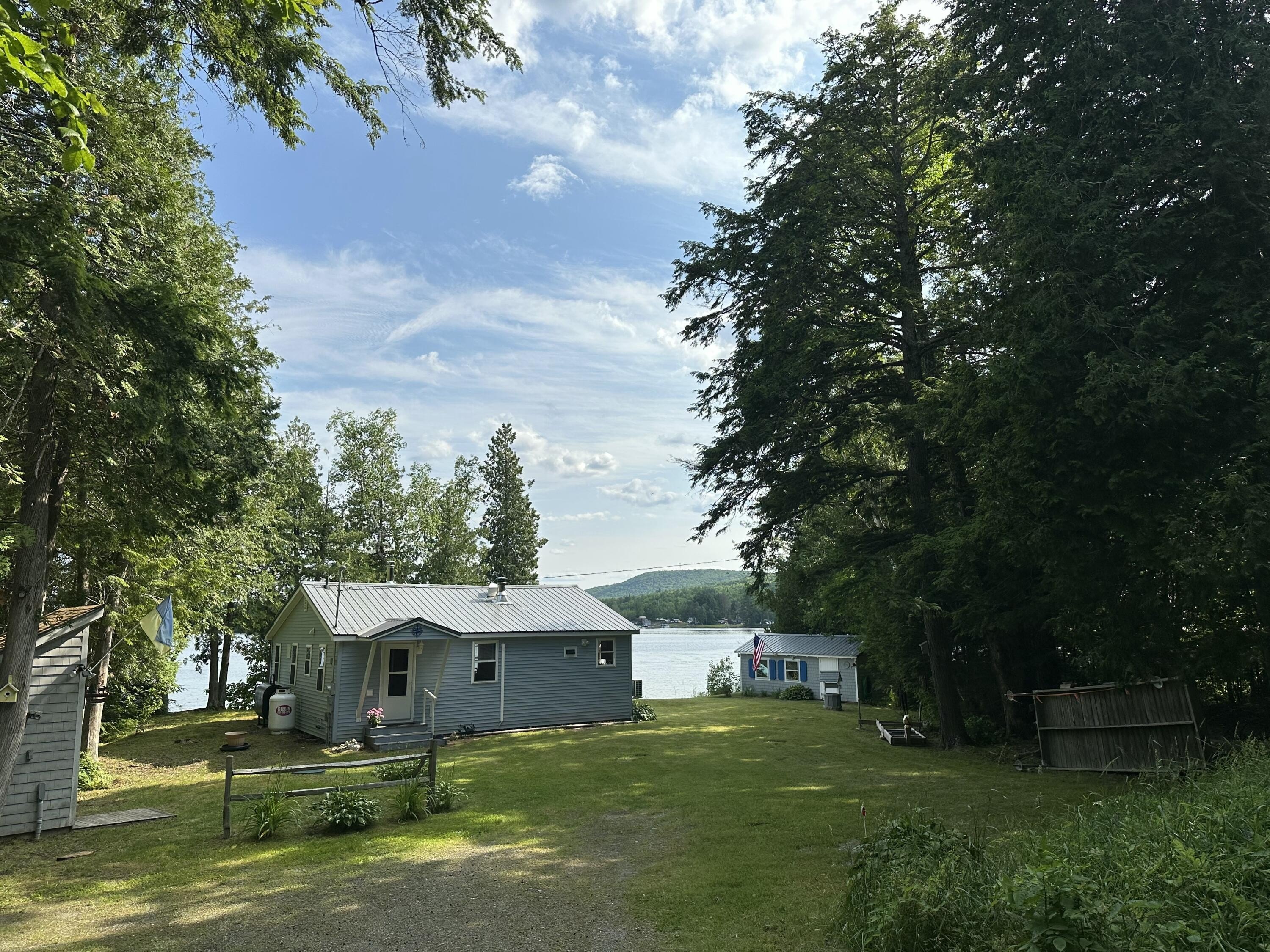 Single Family 1BR 1BA - 69 Deering Lake Road, Orient, ME