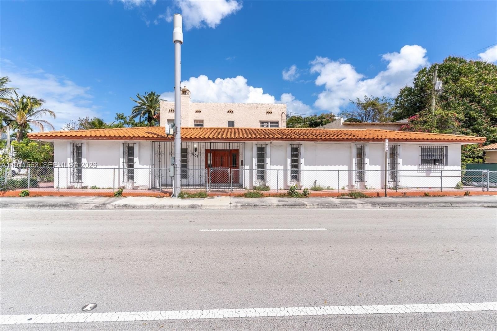 Single Family 5BR 5BA - 1101 SW 17 AVE, Miami, FL