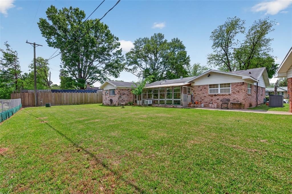 Single Family 3BR 2BA - 1813 Bayou Circle, Bossier City, LA