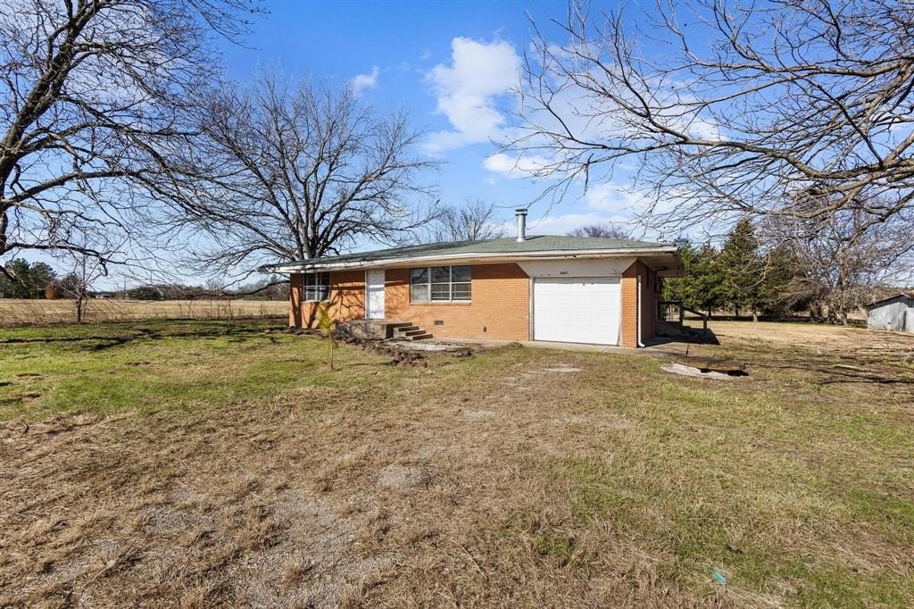 Single Family 2BR 1BA - 3467 E Fm 120, Denison, TX