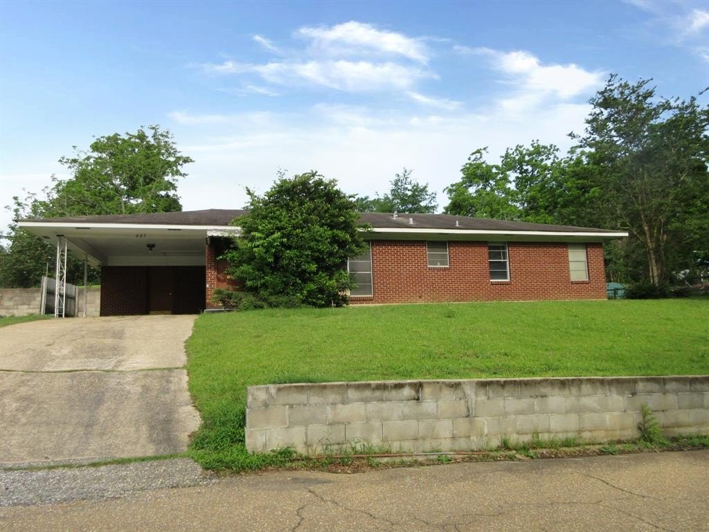 Single Family 2BR 2BA - 605 W 4th Street, Homer, LA