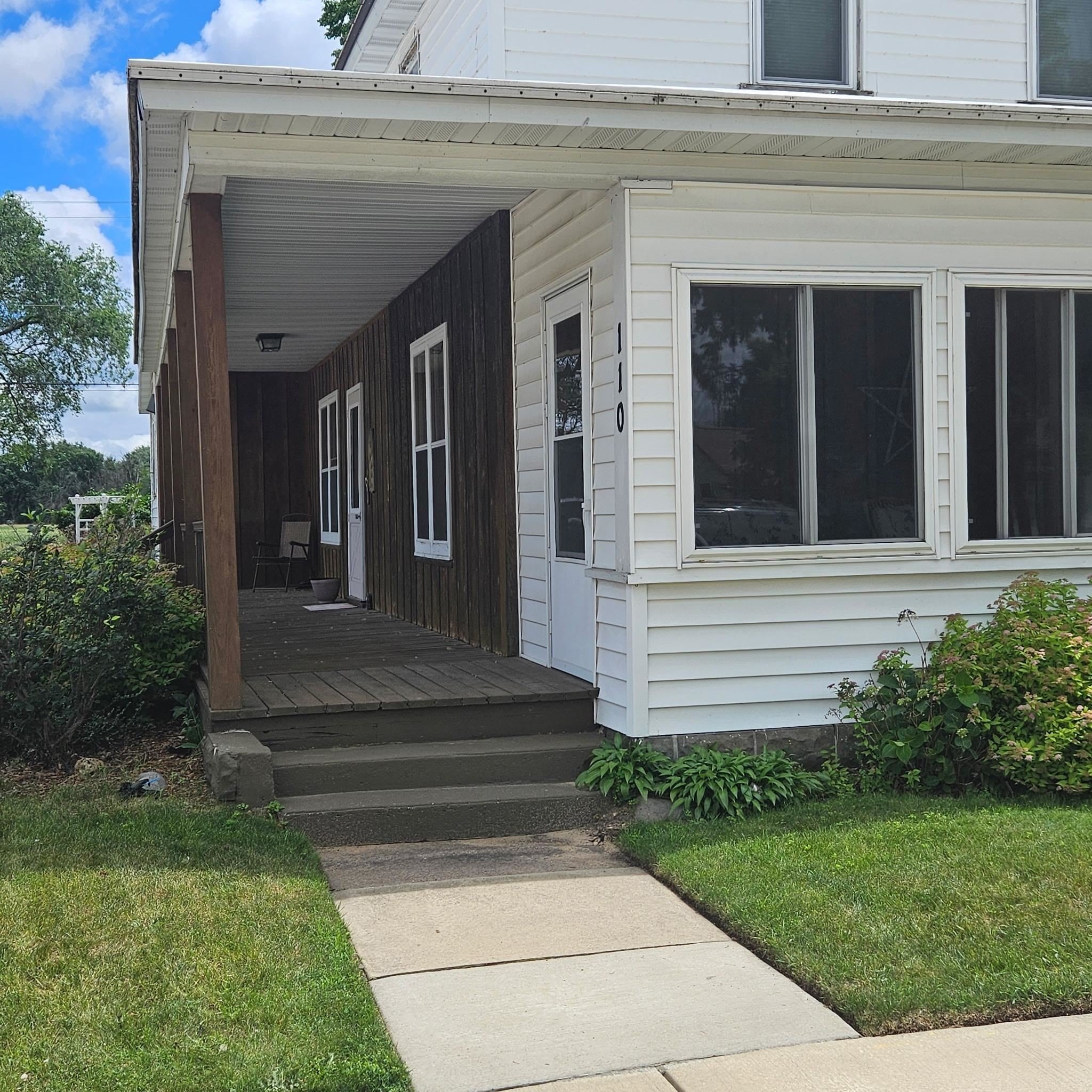 Single Family 4BR 1BA - 110 W Montello Street, Montello, WI