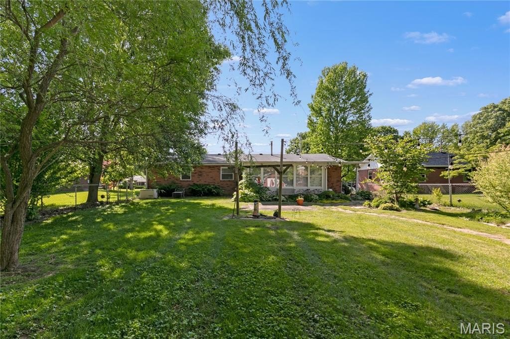 Single Family 3BR 2BA - 5013 Staten Drive, Godfrey, IL