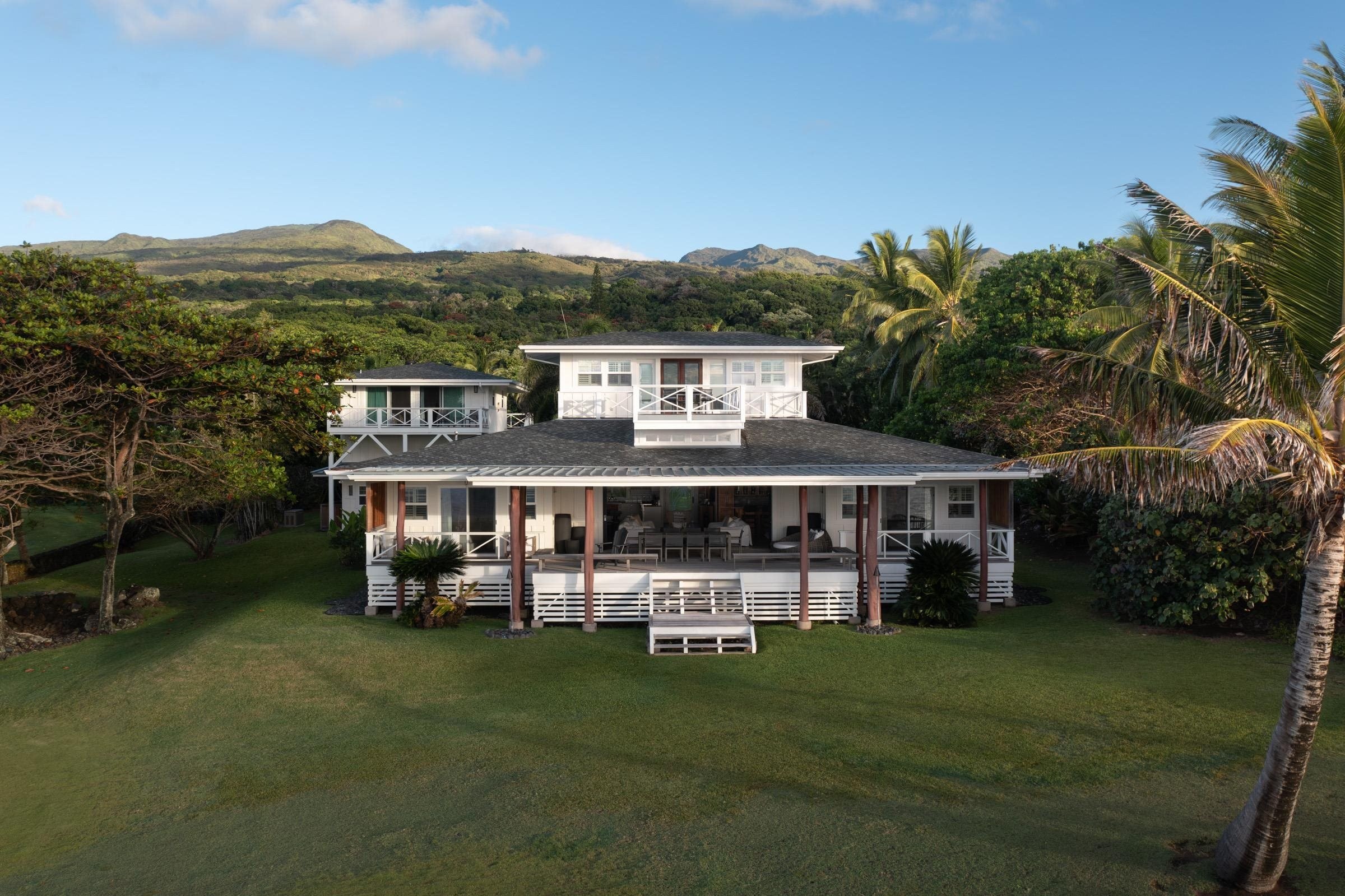 Single Family 3BR 4BA - 51 Kapohue Rd, Hana, HI