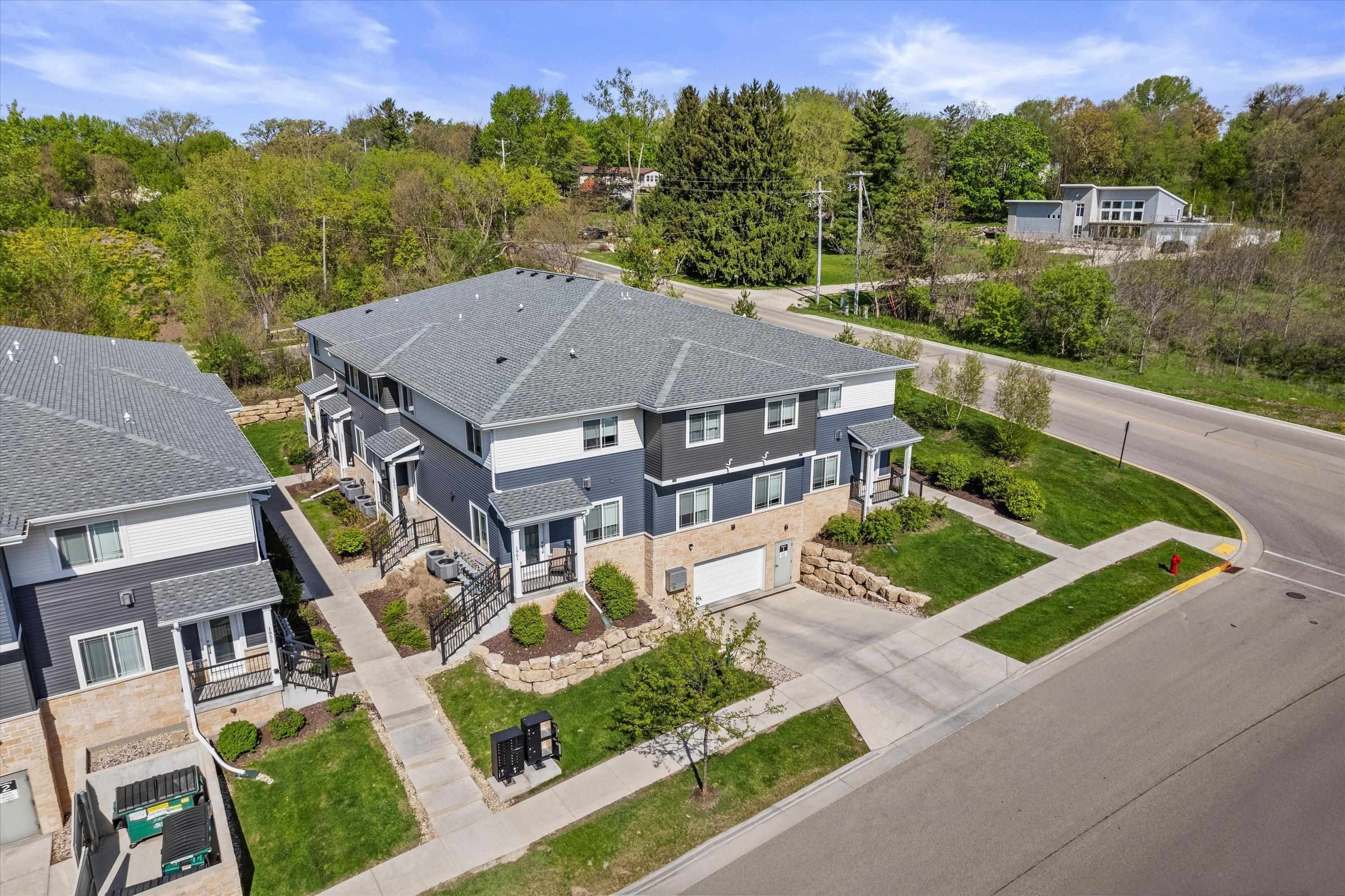 Single Family 2BR 3BA - 1973 N Windsor Avenue, Cottage Grove, WI