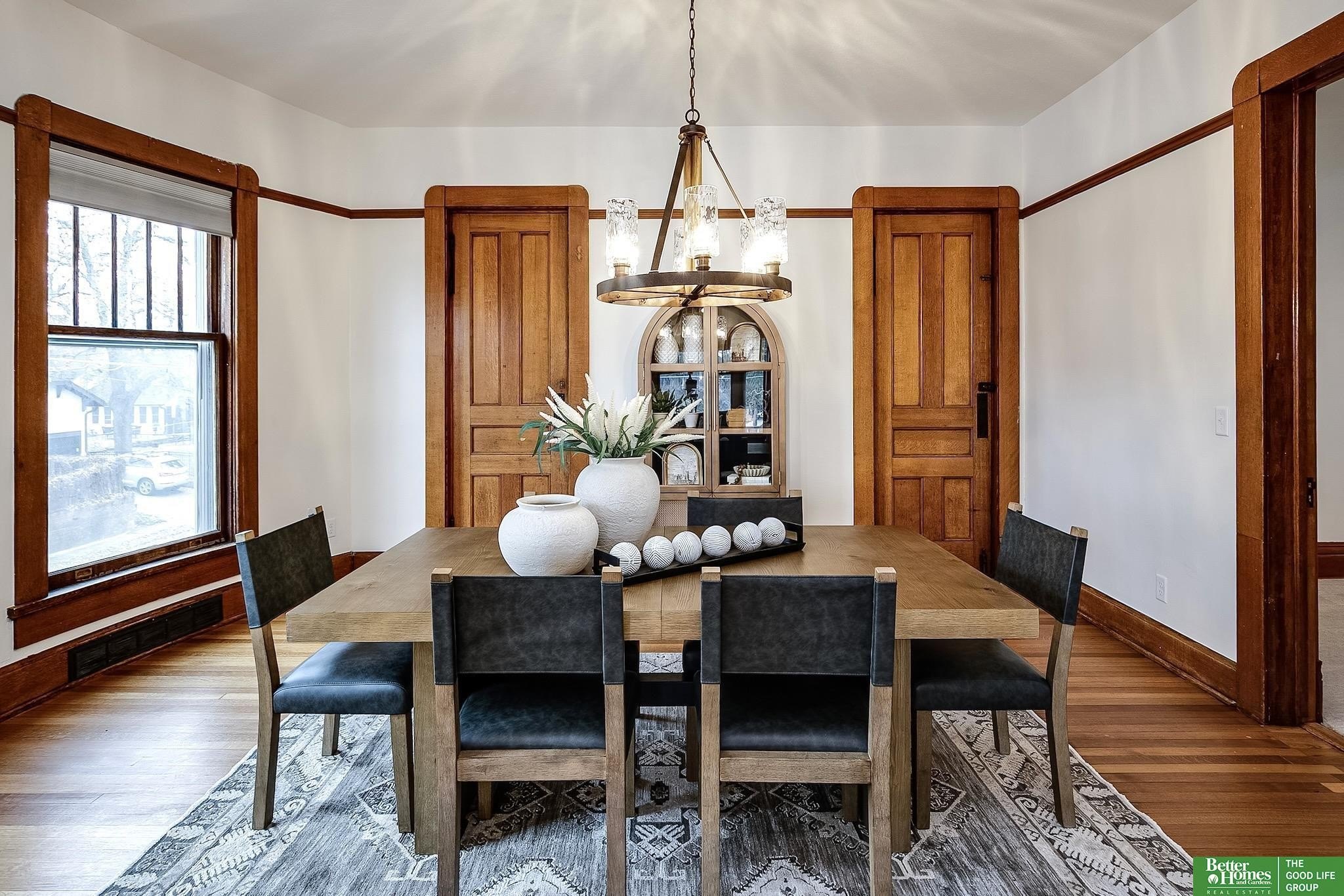 Single Family 5BR 4BA - 1624 S 32 Avenue, Omaha, NE