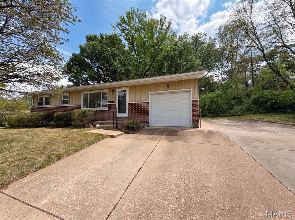 Single Family 3BR 1BA - 1116 Cunningham Avenue, St Charles, MO