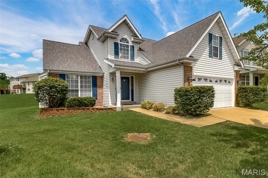 Single Family 4BR 4BA - 4647 Robbins Grove Drive, Florissant, MO