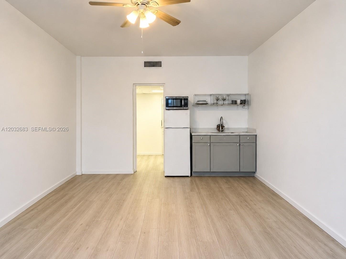 Condo 1BR 1BA - 26 Diplomat Pkwy, Hallandale Beach, FL