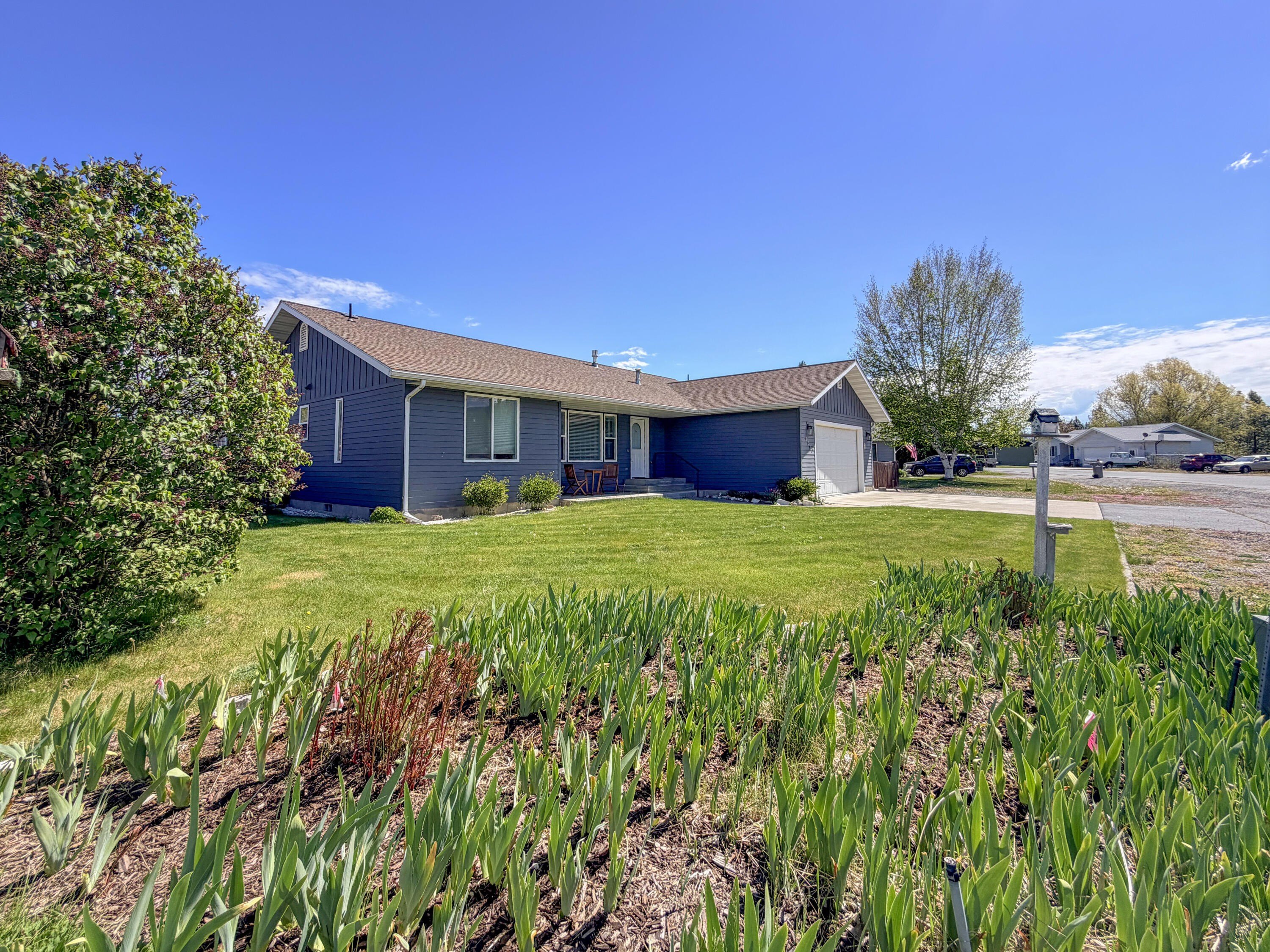 Single Family 3BR 2BA - 205 EVERGREEN DR, KETTLE FALLS, WA