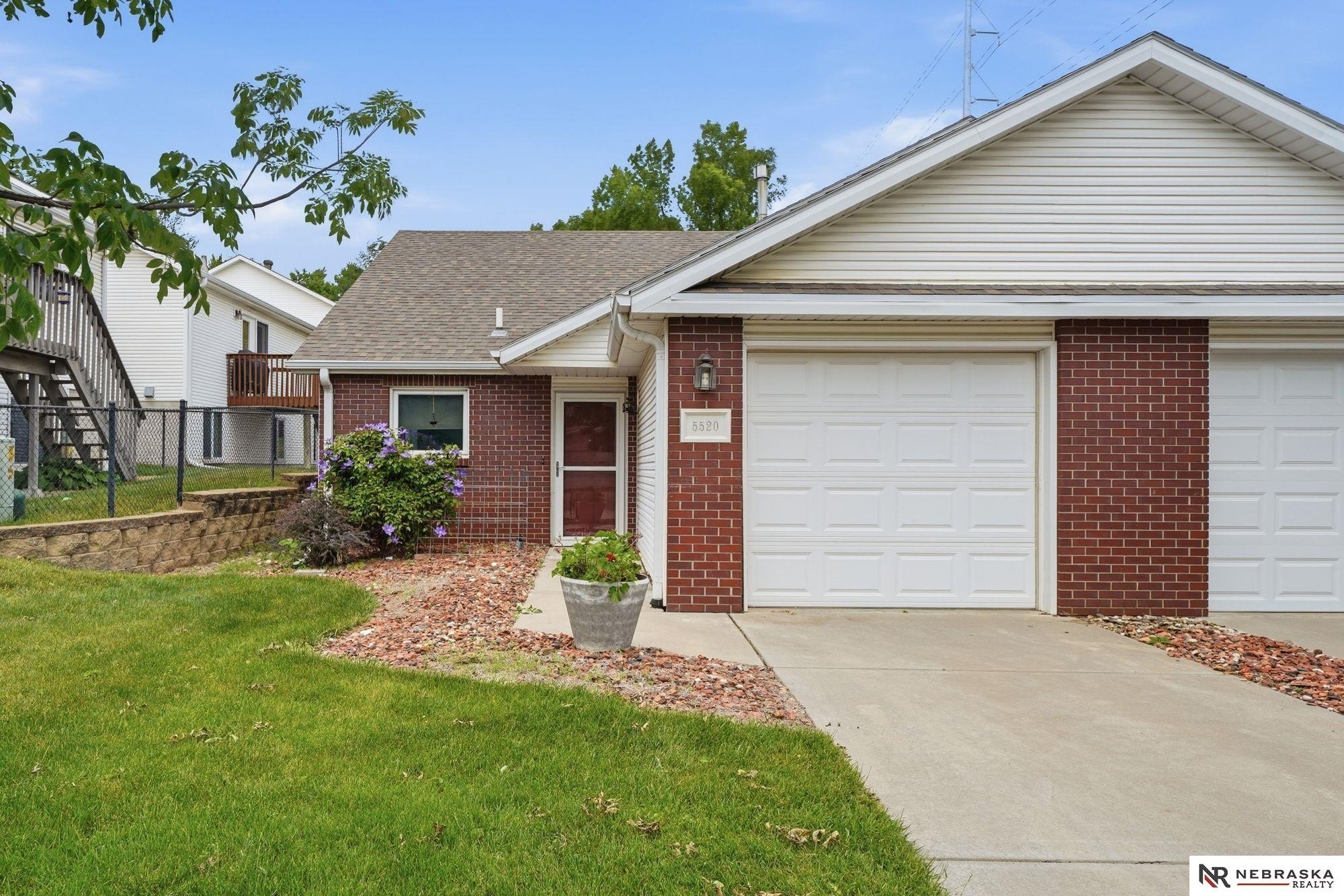 Single Family 2BR 2BA - 5520 Vavak Place, Lincoln, NE