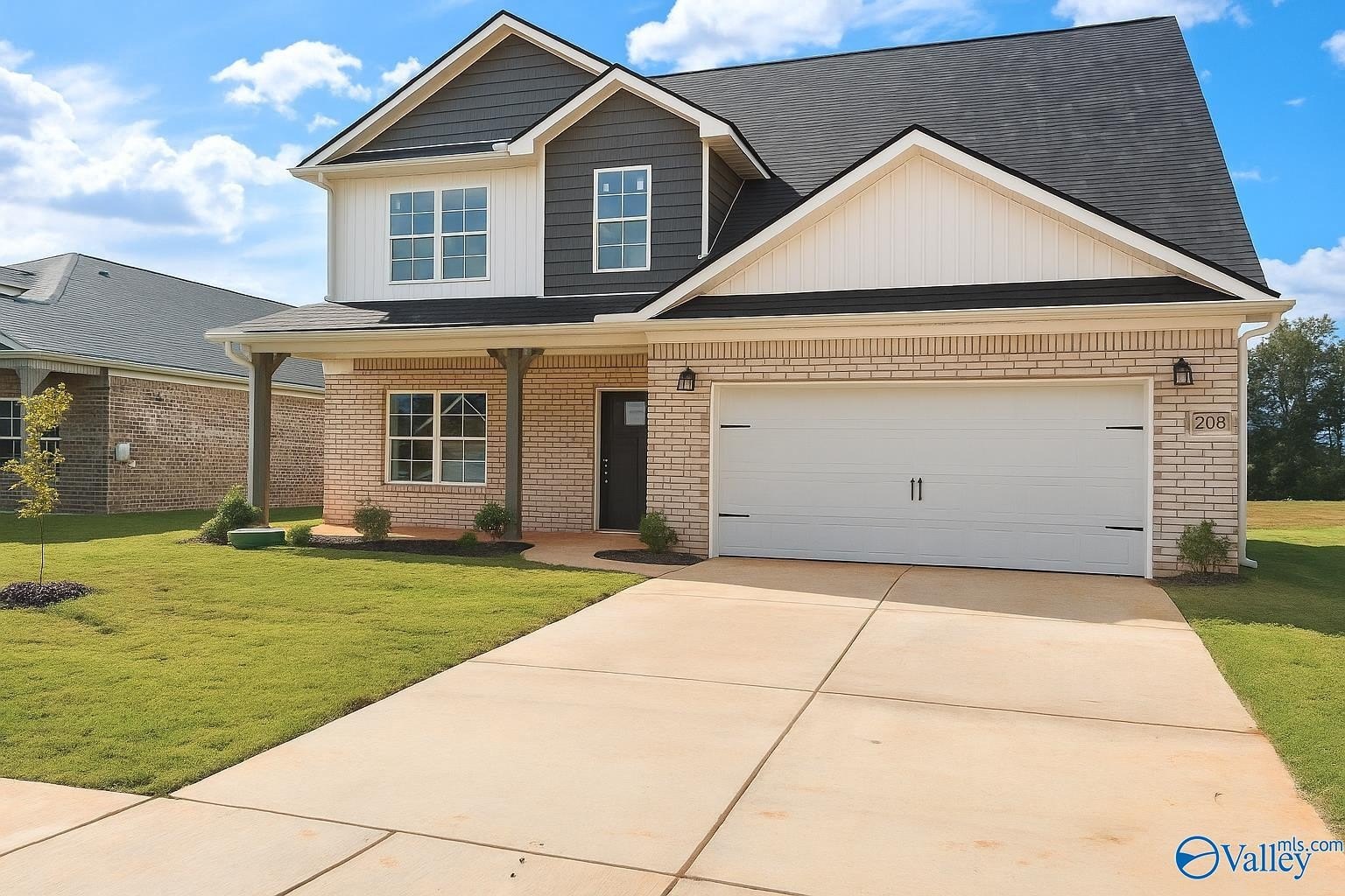 Single Family 4BR 3BA - 208 Roman Randall Road, New Market, AL