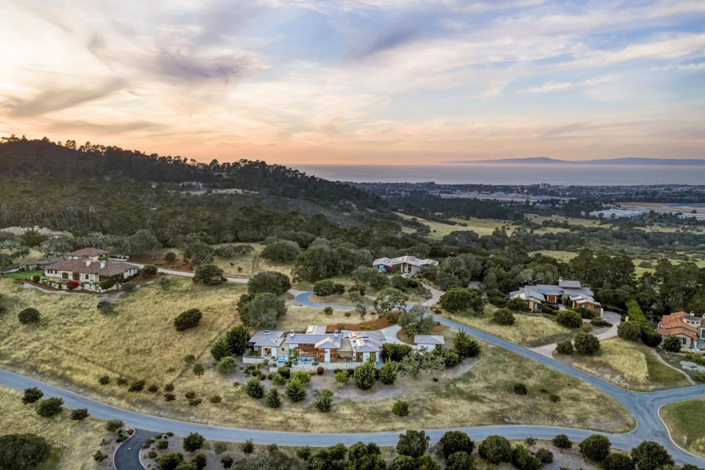 Single Family 4BR 4BA - 7536 Canada Vista WAY, MONTEREY, CA
