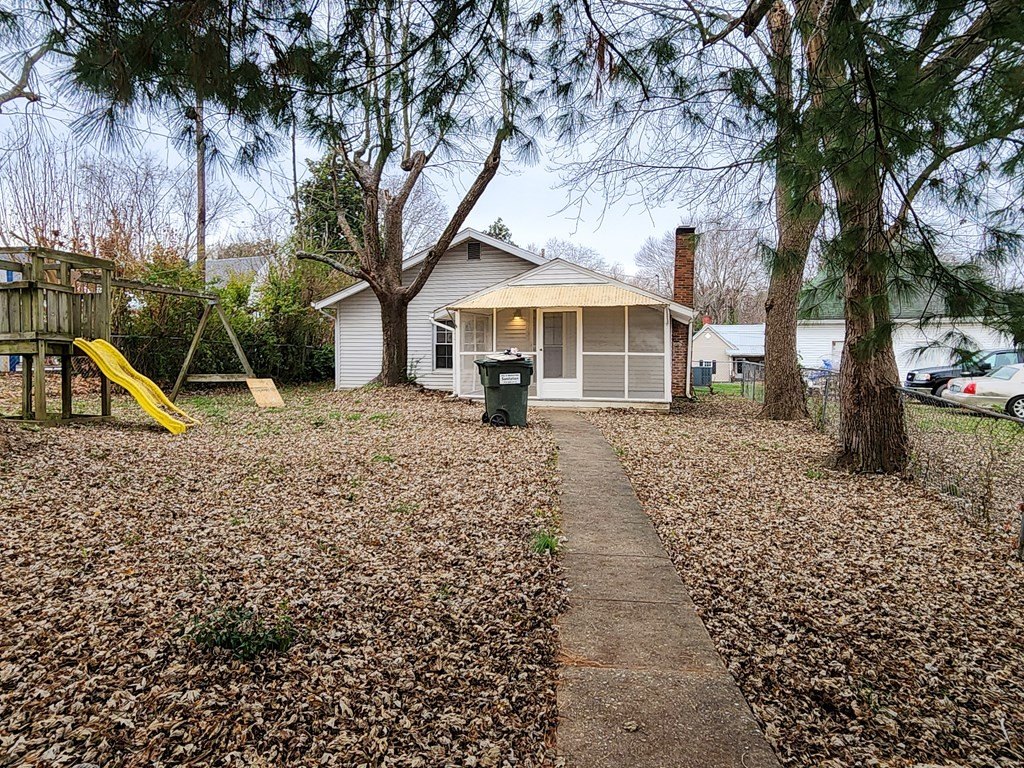Single Family 3BR 2BA - 252 S Madison Ave, Madisonville, KY