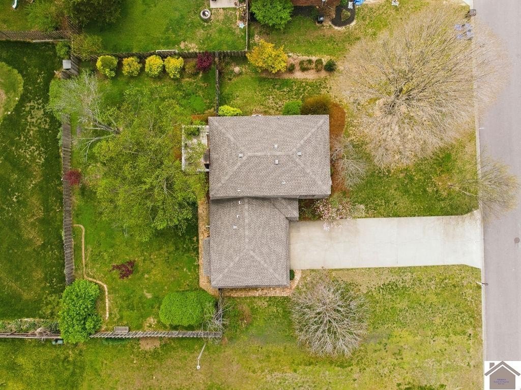 Single Family 4BR 3BA - 1519 London Drive, Murray, KY