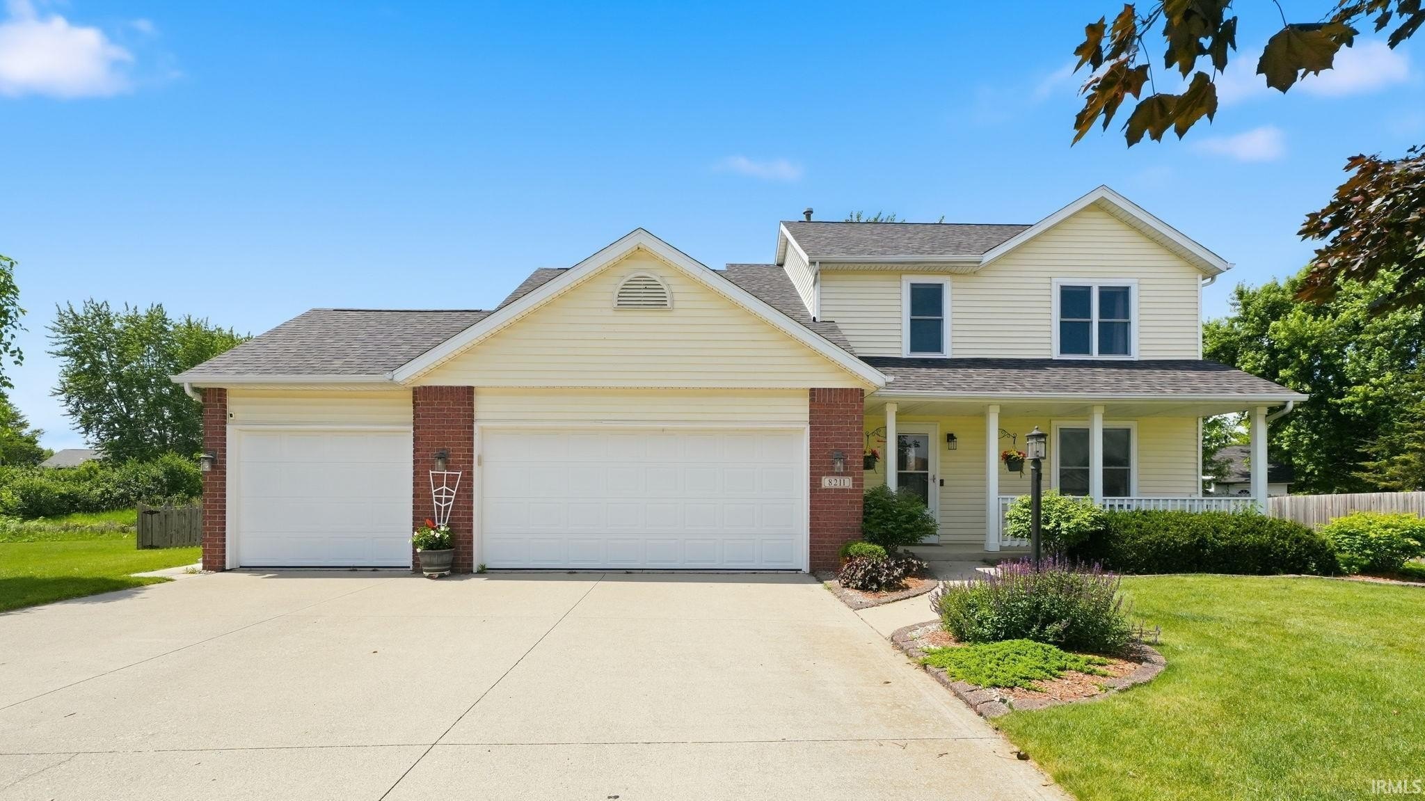 Single Family 4BR 4BA - 8211 Fallen Pine Court, Fort Wayne, IN