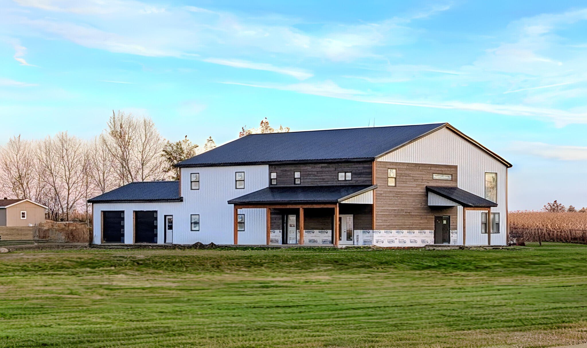 Single Family 5BR 3BA - 38515 129th Street, Aberdeen, SD
