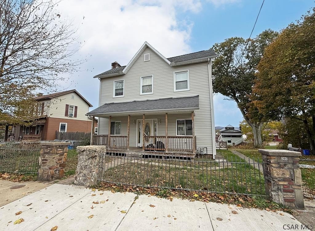 Single Family 2BR 2BA - 204 Strayer Street, Johnstown, PA