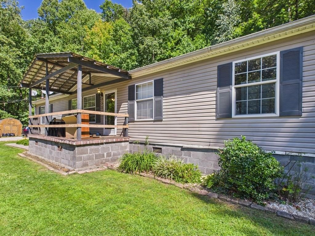 Single Family 3BR 2BA - 2377 Hurricane Creek, Kimper, KY