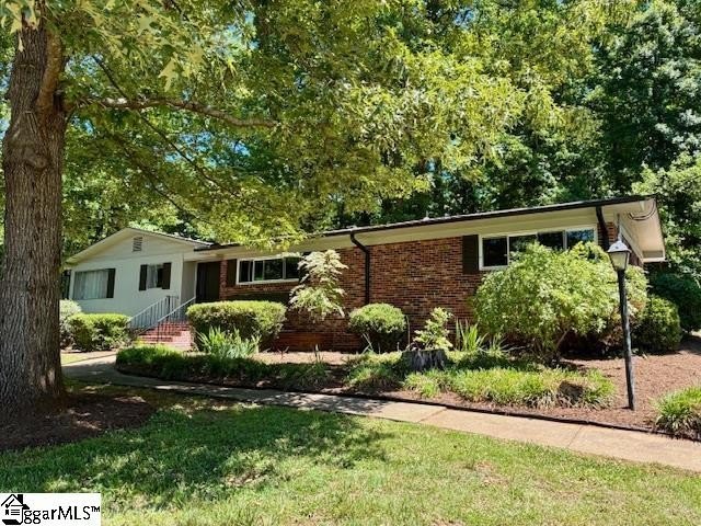Single Family 2BR 2BA - 126 Delta Drive, Greenville, SC