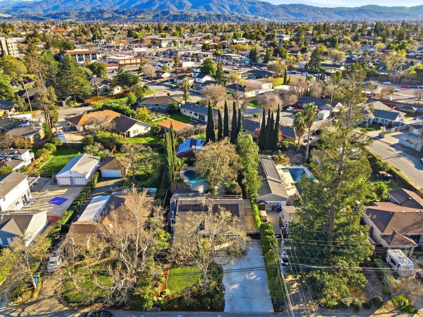 Single Family 4BR 3BA - 404 Shamrock DR, CAMPBELL, CA