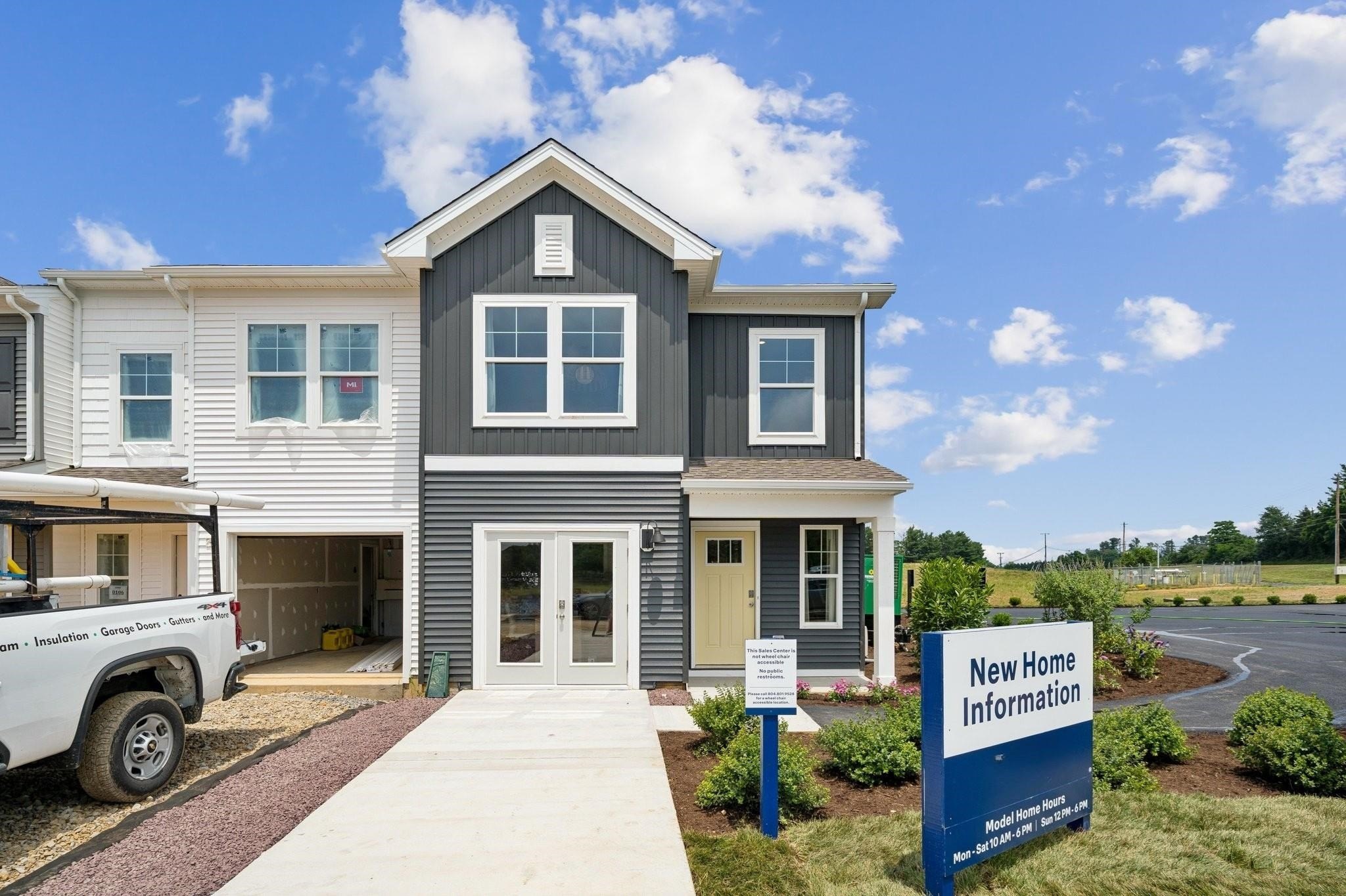 Single Family 3BR 3BA - 201 CAMDEN DR, WAYNESBORO, VA