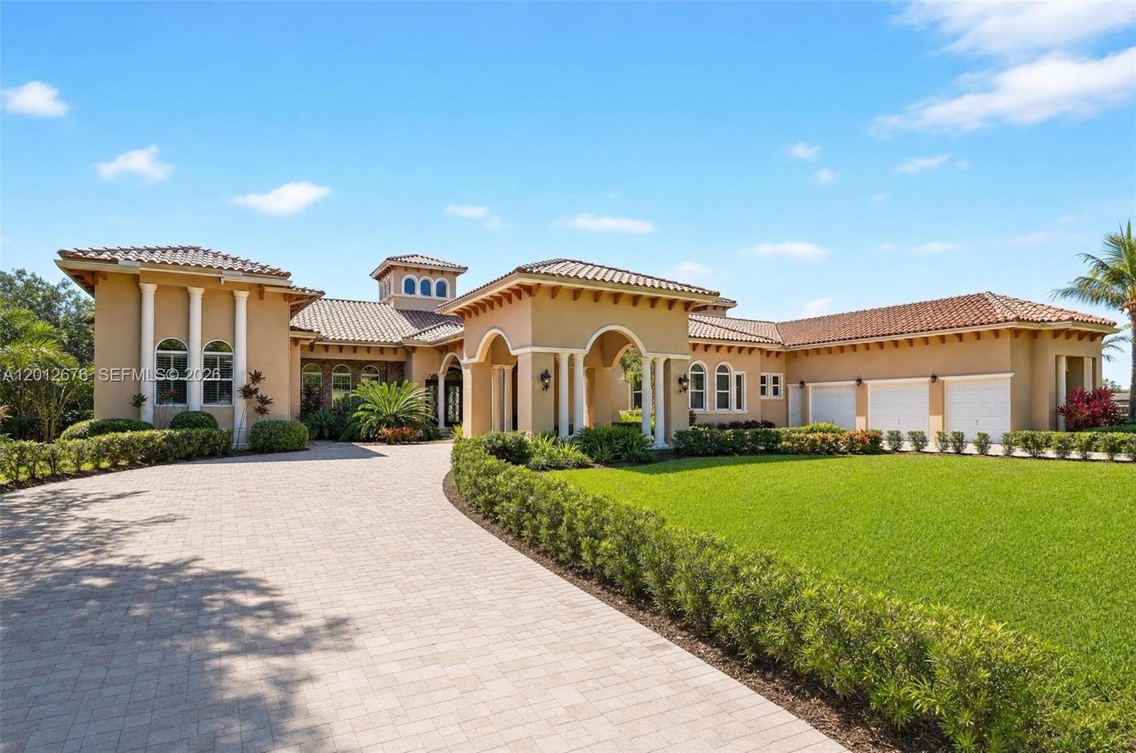 Single Family 7BR 9BA - 7480 SW 100th St, Pinecrest, FL