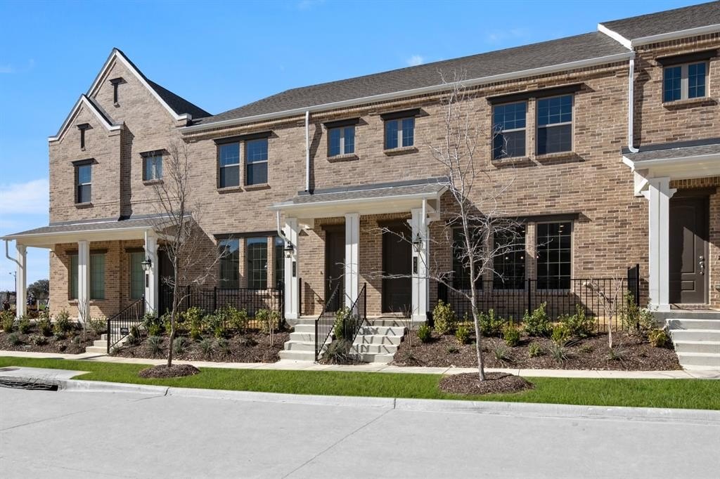 629 Redwood Way  